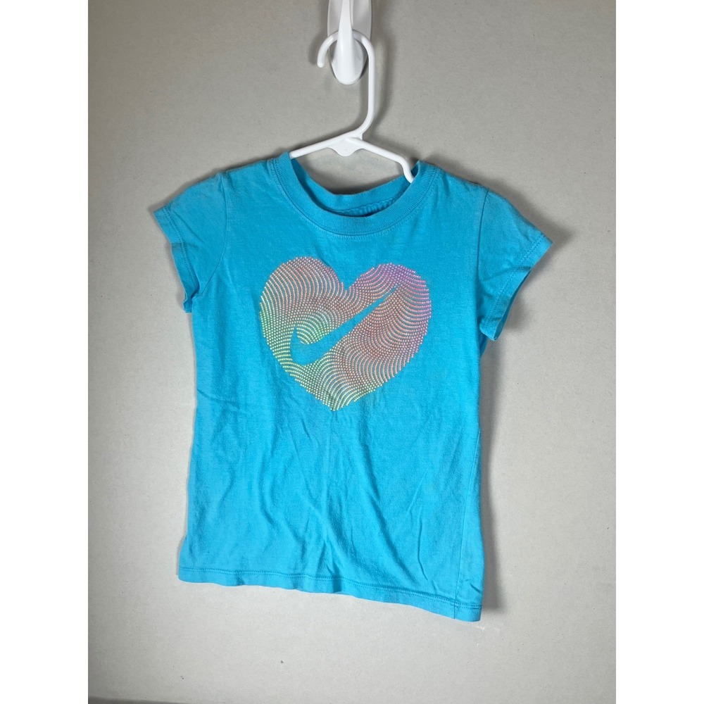 Nike Girls 4T Cyan Blue Rainbow Heart Swoosh Graphic Short Sleeve T-Shirt